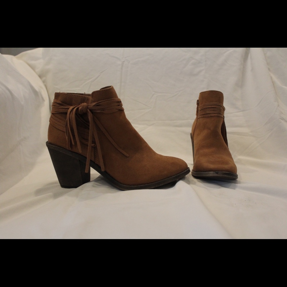 Heeled boots
